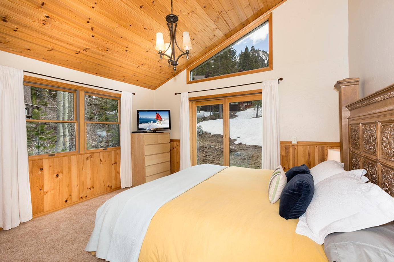 Mineral Springs 3 Bedroom W Hot Tub Available In Alpine Meadows Olympic Valley  Exterior photo