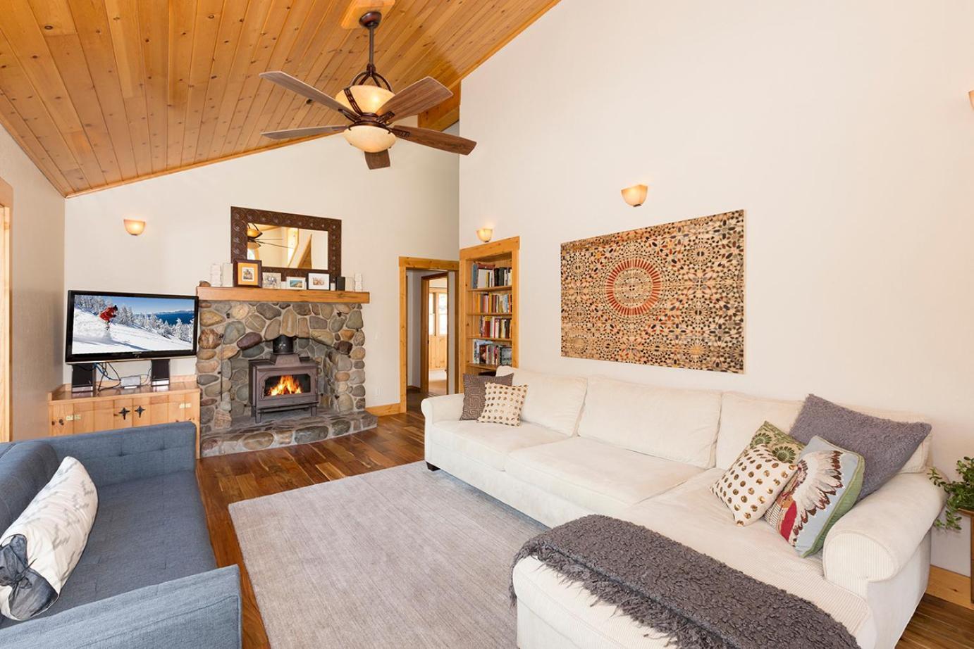 Mineral Springs 3 Bedroom W Hot Tub Available In Alpine Meadows Olympic Valley  Exterior photo